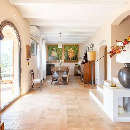 Bruno Montepulciano Villa