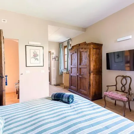 Bruno Montepulciano Villa