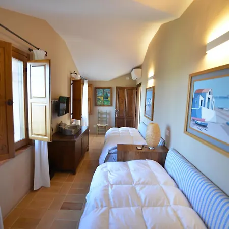 Bruno Montepulciano Villa